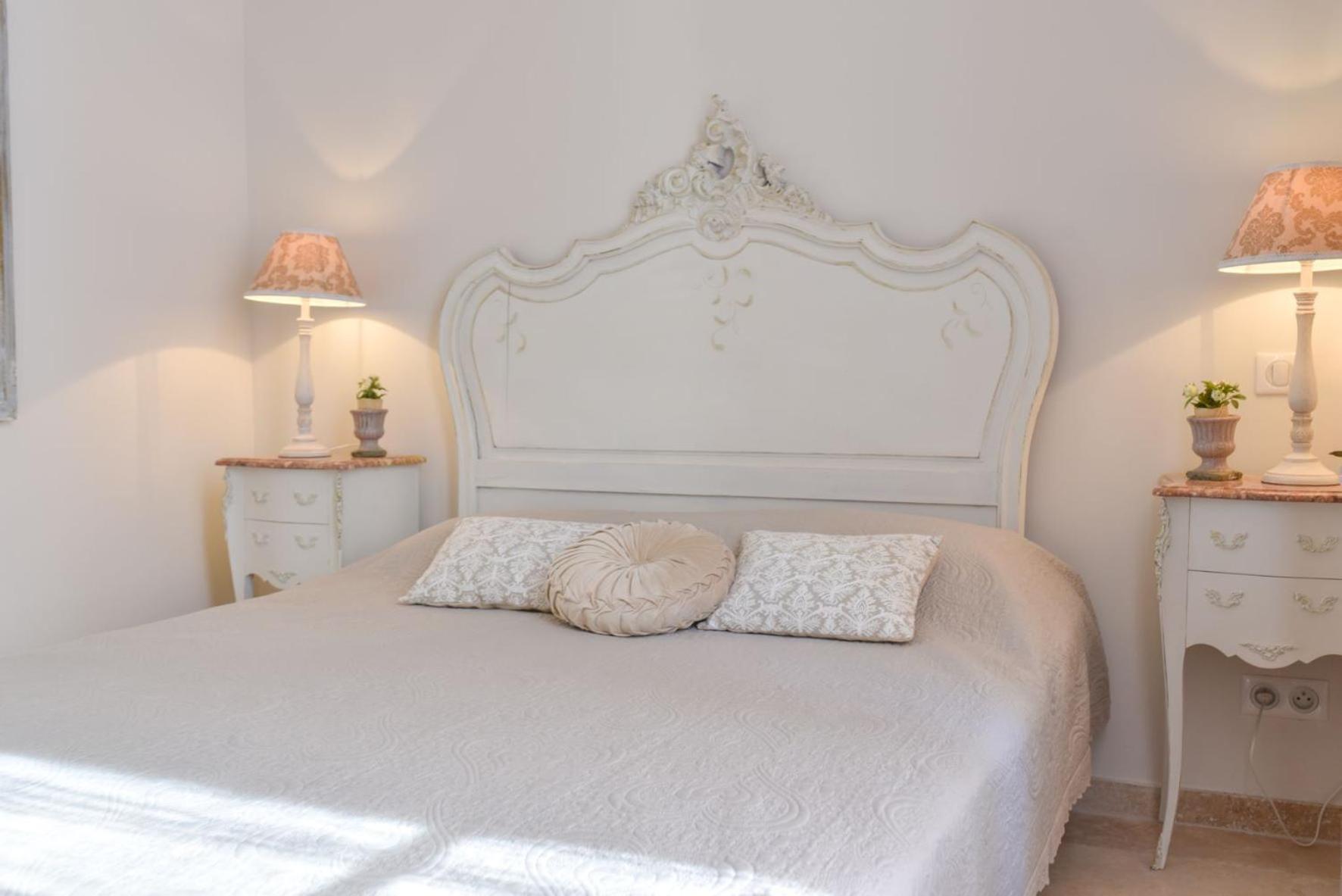 Chateau De Chaussy Ruoms Rom bilde
